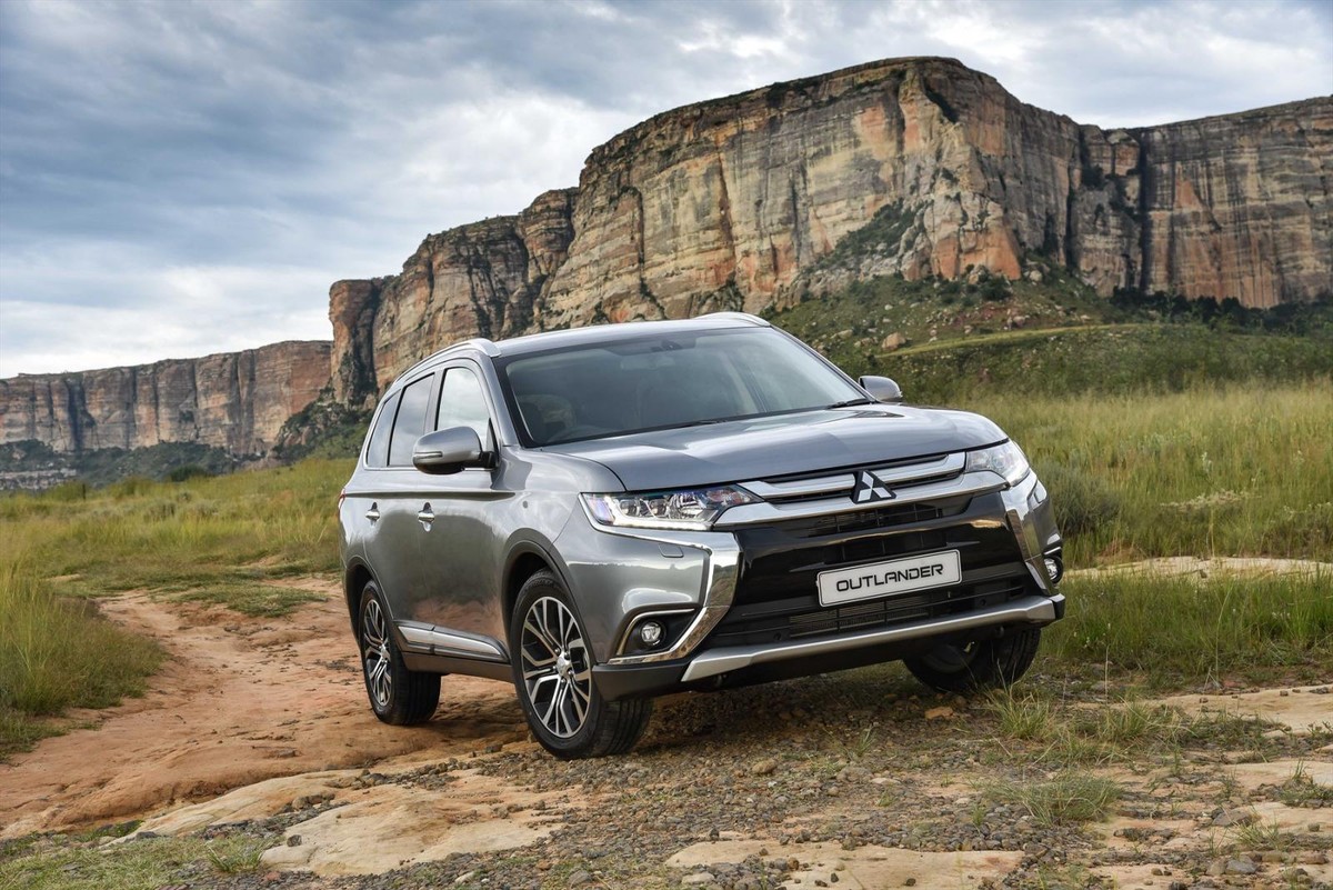 Facelifted Mitsubishi Outlander (2017) Specs & Pricing - Cars.co.za